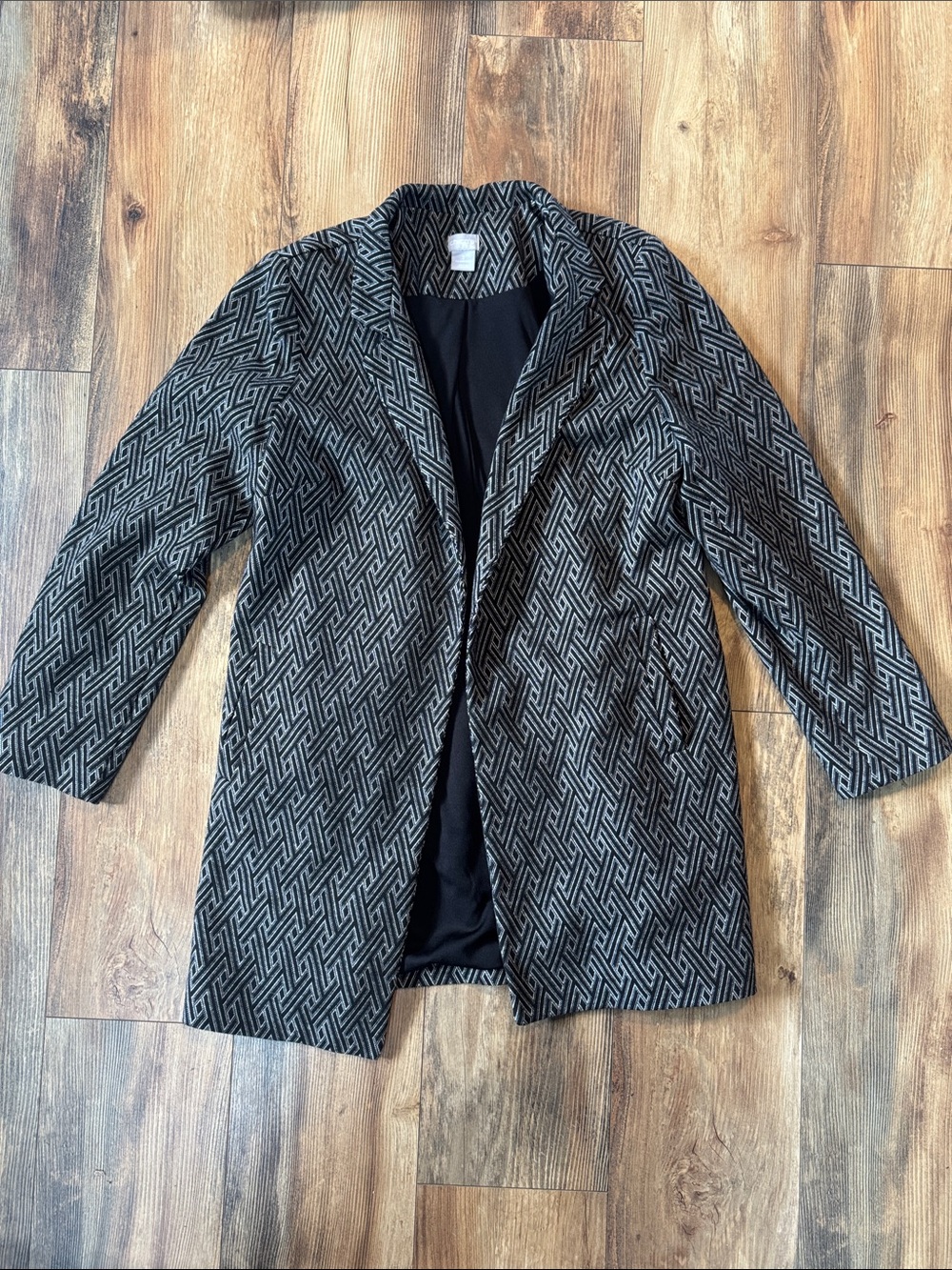 Chico’s Black & White Geometric Open Front Blazer Jacket Size 2 Large